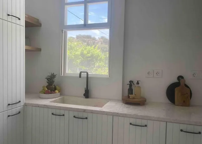 The Inora Vila Marathos (Thessaly)